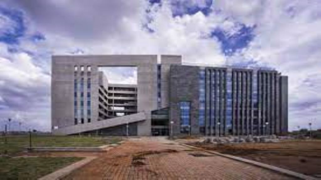 The programme requires the students to complete 52 credits across two years.