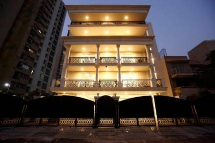 Independent floors gaining traction among service class people