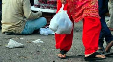 Most single-use plastic bags are used for the packaging of items, to bottles, Coffee cups, polythene bags, food packaging, and trash bags among others. (File photo: IE)
