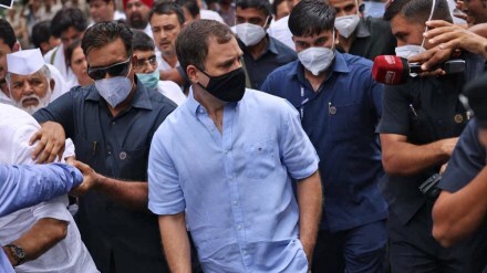 Rahul Gandhi attended Karnataka's first state PAC meeting wherein leadership issues were discussed.