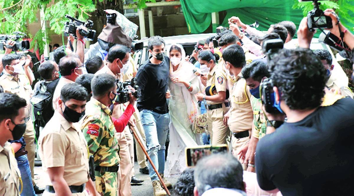 The prosecution has proposed the court to charge Rhea and Showik for consumption of narcotic substances and also for procuring and paying for such substances for deceased actor Rajput. The prosecution has proposed the court to charge Rhea and Showik for consumption of narcotic substances and also for procuring and paying for such substances for deceased actor Rajput.