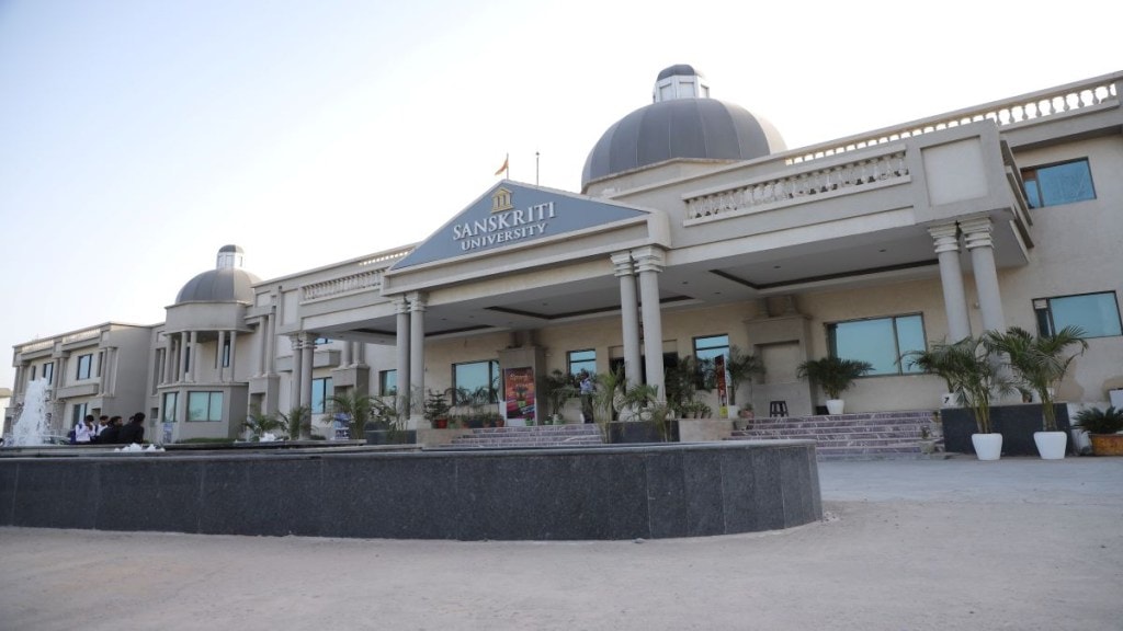 The application fee for the courses is Rs 1000.