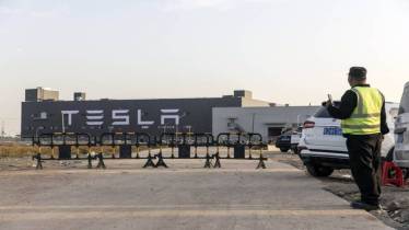 Tesla to suspend Shanghai production for upgrades