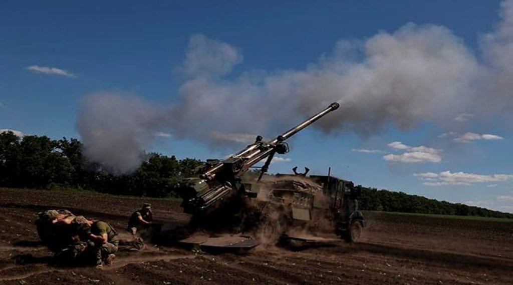  Ukrainian troops fought the Russians in house-to-house battles before retreating to the huge Azot chemical factory on the city's edge, where they remain holed up in its sprawling underground structures in which about 500 civilians also found refuge. (Photo: IE)
