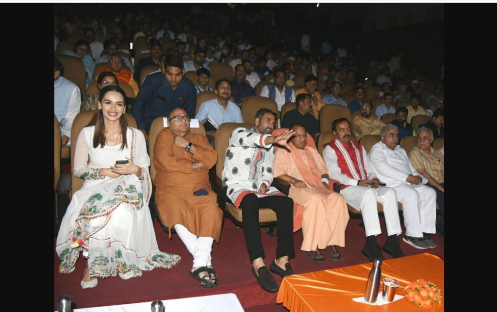 Akhilesh Yadav wrote on his Twitter handle that a film is better experienced from the back rows instead of the front seat, where the Chief Minister was seated. (Image tweeted by Akhilesh Yadav)