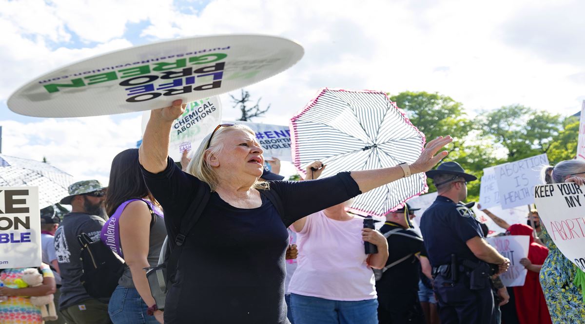 People attend an anti-abortion rally to celebrate the overturn of Roe vs. Wade in Idaho, United States (AP photo)