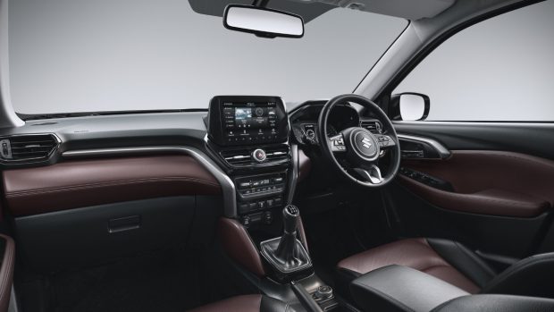 maruti suzuki grand vitara interior features
