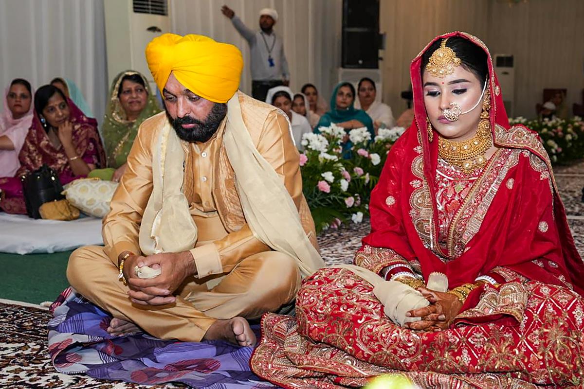 bhagwant mann, bhagwant mann age, dr gurpreet kaur, bhagwant mann wife, bhagwant mann marriage, gurpreet kaur, gurpreet kaur age, dr gurpreet kaur bhagwant mann, arvind kejriwal, raghav chadha, bhagwant mann new wife