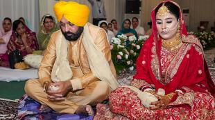 bhagwant mann, bhagwant mann age, dr gurpreet kaur, bhagwant mann wife, bhagwant mann marriage, gurpreet kaur, gurpreet kaur age, dr gurpreet kaur bhagwant mann, arvind kejriwal, raghav chadha, bhagwant mann new wife