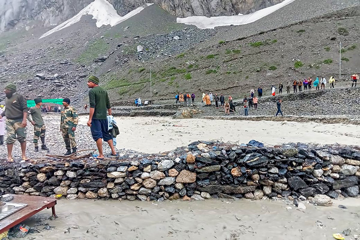 Amarnath cloudburst: At least 5 persons killed in cloudburst near Amarnath cave Amarnath cloudburst: At least 5 persons killed in cloudburst near Amarnath cave