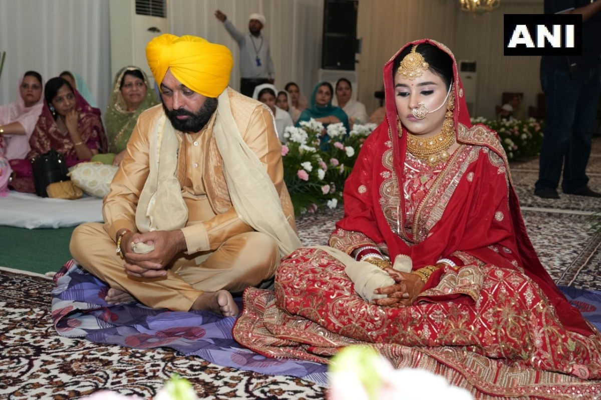 Bhagwant Mann wed Gurpreet Kaur in a private ceremony at his Chandigarh residence today.(Photo/ANI) Bhagwant Mann wed Gurpreet Kaur in a private ceremony at his Chandigarh residence today.(Photo/ANI)
