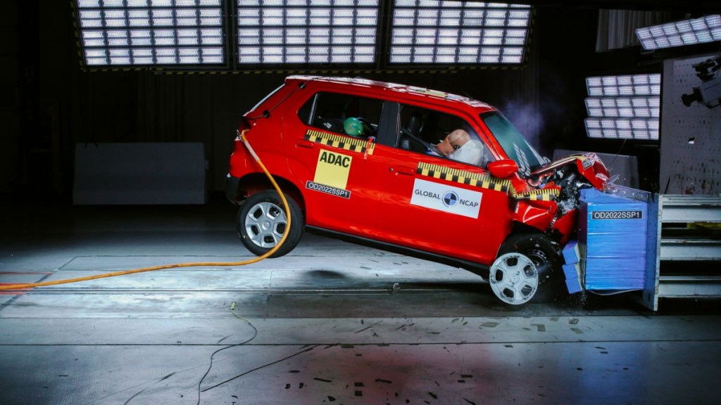 maruti s-presso crash test