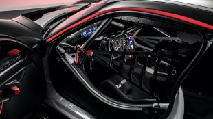 Porsche 911 GT3 R interior