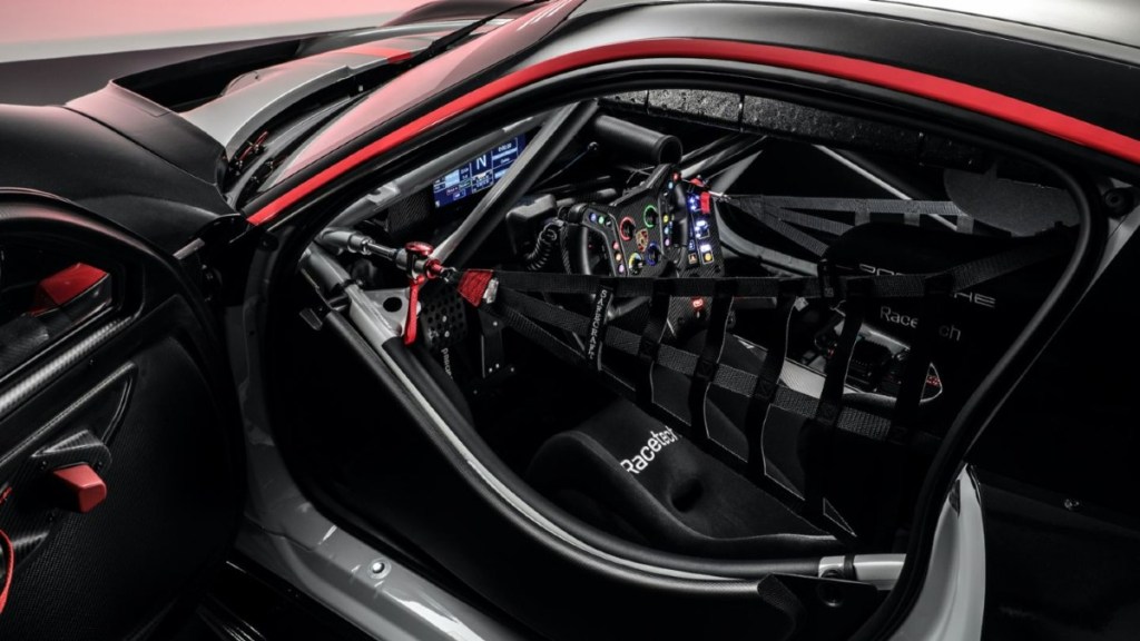 Porsche 911 GT3 R interior