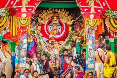 'Suna Bhesa': Lakhs of devotees throng Puri for glimpse of Lord Jagannath in gold attire