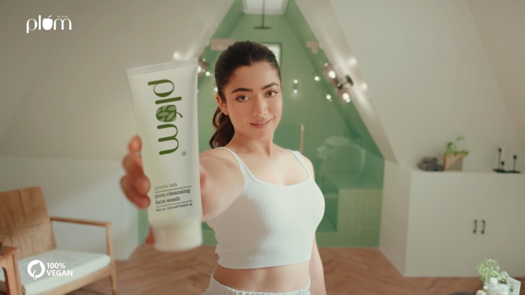 The film portrays Mandanna as the protagonist showcasing struggle of a girl with modern-day issues such as sleep deprivation due to lifestyle changes, stress due to achieving work-life balance, and exposure of the skin to increasing pollution.