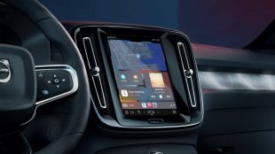 Volvo's Google-based infotainment system now supports Apple CarPlay