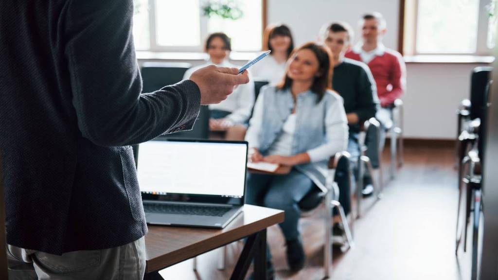 The pandemic period changed paradigms and introduced everyone to online classes.