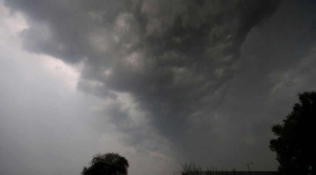 cloudy sky, delhi weather update cloudy sky, delhi weather update