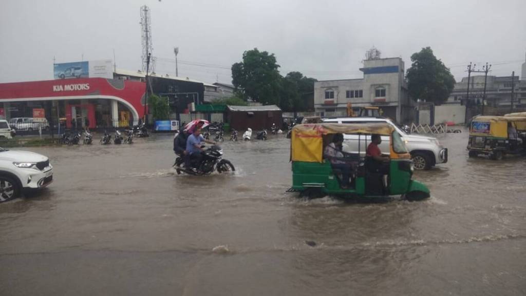 The IMD has forecast heavy to very heavy rainfall with isolated extremely heavy showers during the next five days in south Gujarat