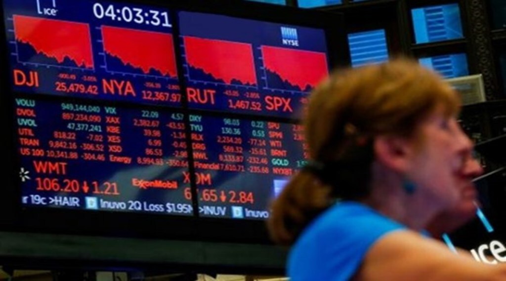 In early trading, the FTSE 100 in London advanced 0.7% to 7,348.61 while the DAX in Frankfurt lost 0.5% to 13,144.82. The CAC 40 in Paris shed 0.1% to 6,232.77.