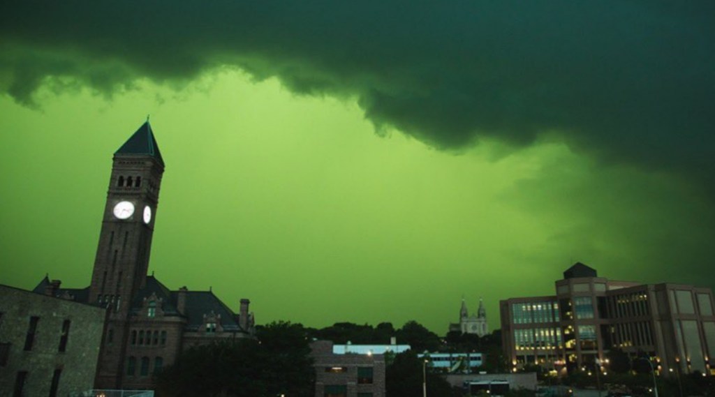 Unlike other storms, this storm occurs very rarely. (Photo: Twitter)
