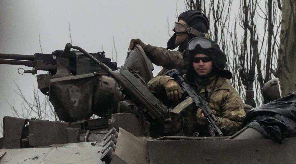 The Russian Defence Ministry said Ukraine launched missile and drone attacks in western Russia, on the cities of Kursk and Belgorod, but that the aerial weapons were shot down. (IE)
