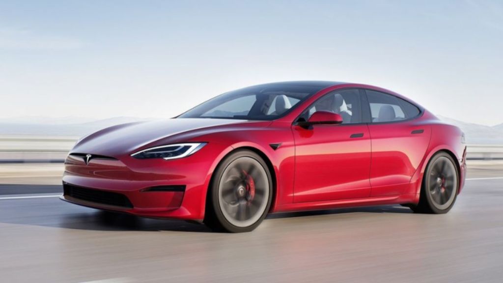 Tesla pulls the plug on lifetime connectivity subscription