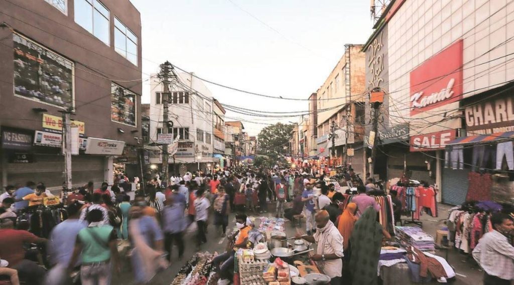 The traders' body urged the government for an early roll out of a well-defined and robust policy to protect consumers