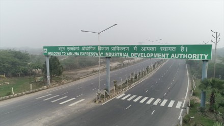 Journey to Agra, travel from delhi to agra, delhi to agra short route, how to go delhi to agra taj mahal, agra delhi expressway, agra delhi highway, yamuna expressway toll, yamuna expressway toll fare, yamuna expressway toll tax, yamuna expressway toll charges