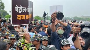 congress march to rashtrapati bhawan, congress rashtrapati bhawan march, congress protest against price rise, congress inflation protest, priyanka gandhi detained live updates, congress nationwide protest live updates, congress protest delhi live updates