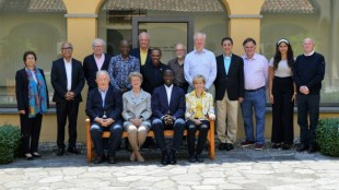 Former diplomats to offer their expertise to deal with global crisis