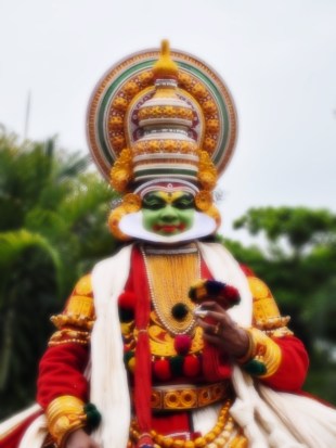 Xiaomi 12S Ultra is a great story-teller phone with an almost perfect camera | Hands-on