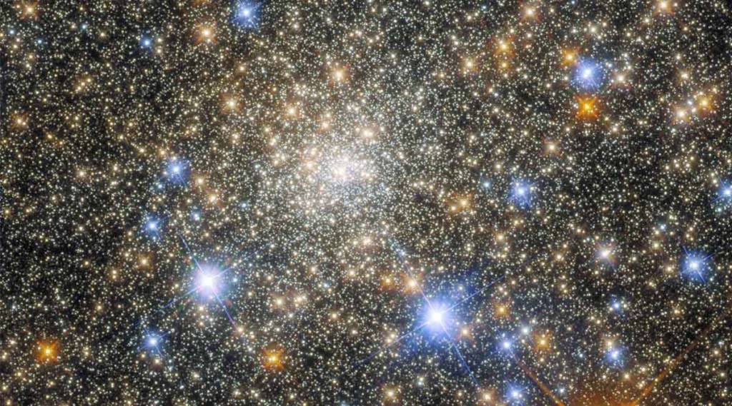 NASA's Hubble Space Telescope captures stunning picture of star cluster. NASA's Hubble Space Telescope captures stunning picture of star cluster.