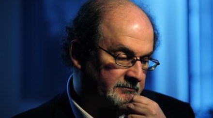 salman rushdie, salman rushdie stabbing, salman rushdie health condition, salman rushdie ventilator, hadi matar, the satanic verses, Salman Rushdie news, Salman Rushdie latest