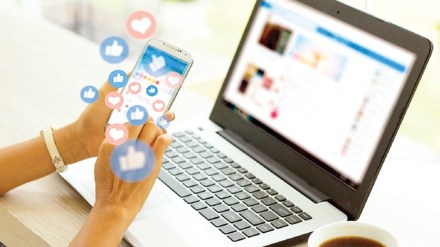 The traders' body urged the government for an early roll out of a well-defined and robust policy to protect consumers from fake and deceptive reviews for products.