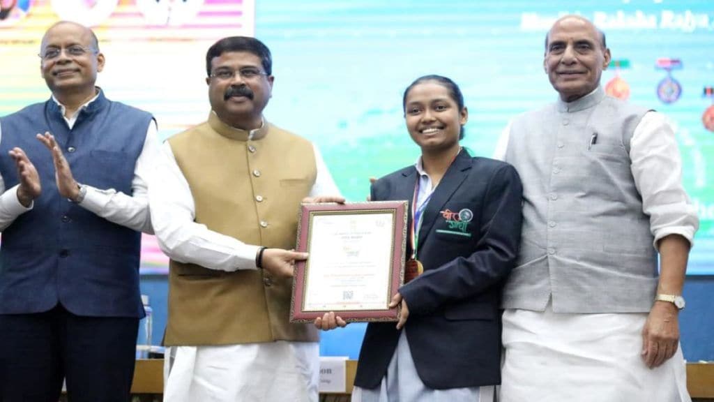 Dharmendra Pradhan said that there can be no better celebration of Amrit Mahotsav than honouring India's Veers.