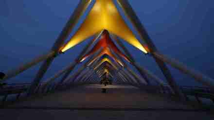 The Atal Bridge built over the Sabarmati river is a pedestrian-only bridge. 