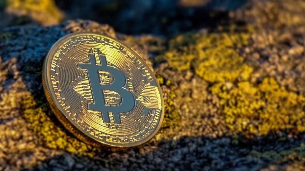 Reportedly, users are tricked into exploring a phishing website through fake warnings of their cryptocurrency assets being at risk
