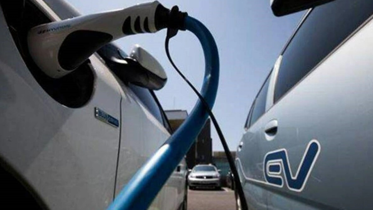 Indonesia considers $320 million in incentives to boost EV sales in 2023 Indonesia considers $320 million in incentives to boost EV sales in 2023