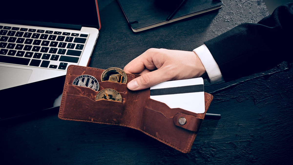DeFi is based on the idea of democratising finance by replacing centralised organisations (banks), following some protocols. DeFi is based on the idea of democratising finance by replacing centralised organisations (banks), following some protocols.