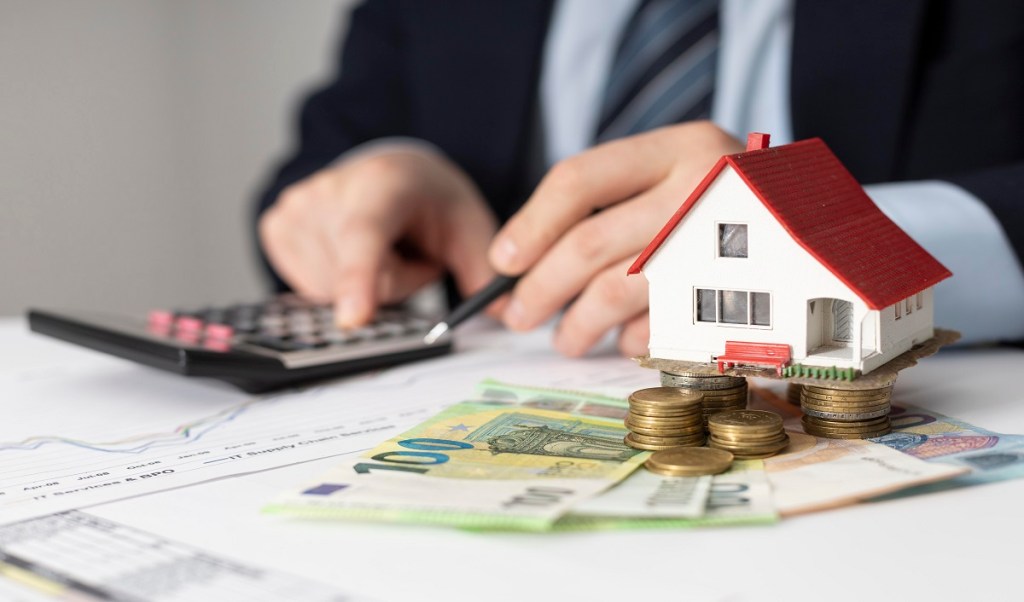 manage your money, home loan, investment, real estate, residential property, warehouse, data centres, equity investment, returns, interest rate, home buying, buyer agreement