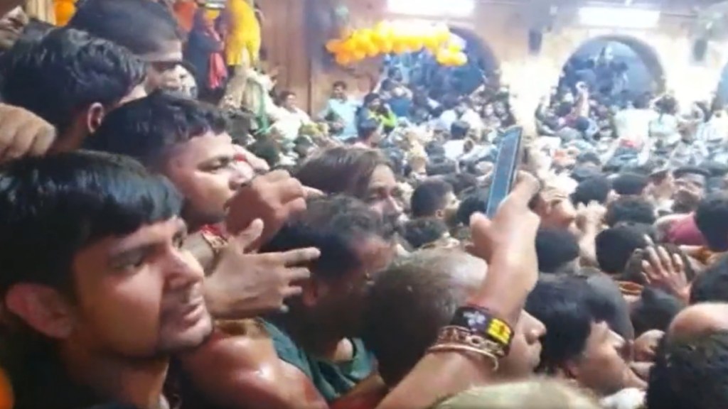 Devotees throng Banke Bihari temple in Mathura to celebrate Janmashtami. (ANI) Devotees throng Banke Bihari temple in Mathura to celebrate Janmashtami. (ANI)