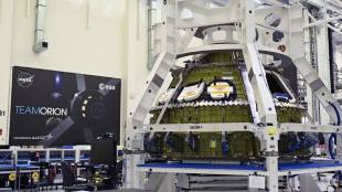 nasa mega moon rocket