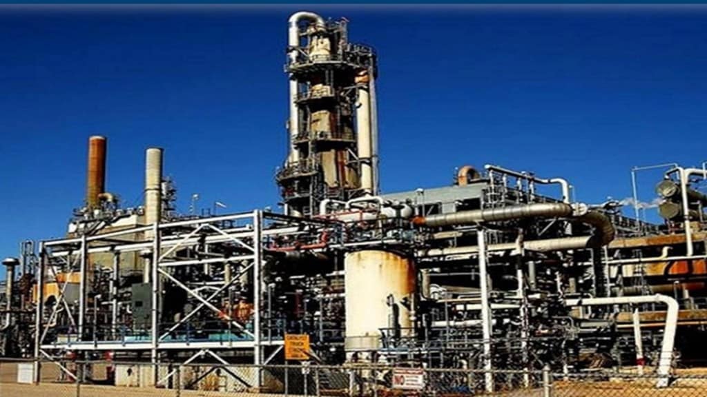 CPCL will hold 25% stake in the new refinery while Indian Oil and other seed equity investors such as Axis Bank, HDFC Life Insurance Company, ICICI Bank, ICICI Prudential Life Insurance Company and SBI Life Insurance will hold the rest.