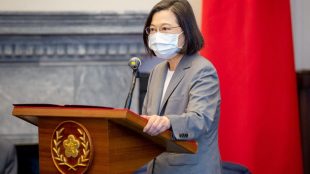 Taiwan touts 'democracy chips' in meeting with U.S. state governor