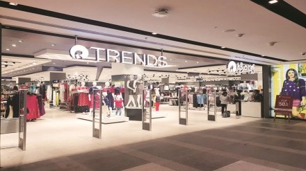 Despite the stronger profitability and inflow from the strategic sales/rights issue over FY21-FY22, gross long-term debt has risen by Rs 414 bn y-o-y to Rs 3.6 trn