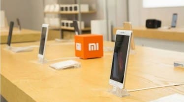 While there’s no official policy prohibiting Chinese networking gear, wireless carriers are encouraged to purchase alternatives.