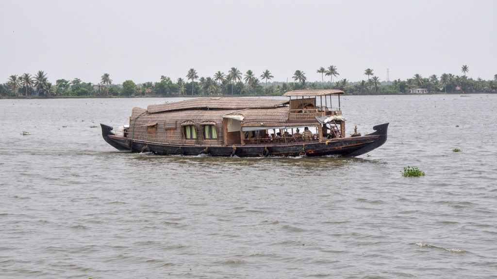 vembanad lake, vembanad lake decline, vambanad lake kerala