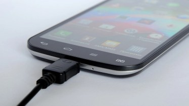 "Don't charge your mobiles at public places like mobile charging station, USB power station etc. Cyber fraudsters are trying to steal your personal information from mobile and installing the malware inside your phone," Odisha Police said in a Twitter post.